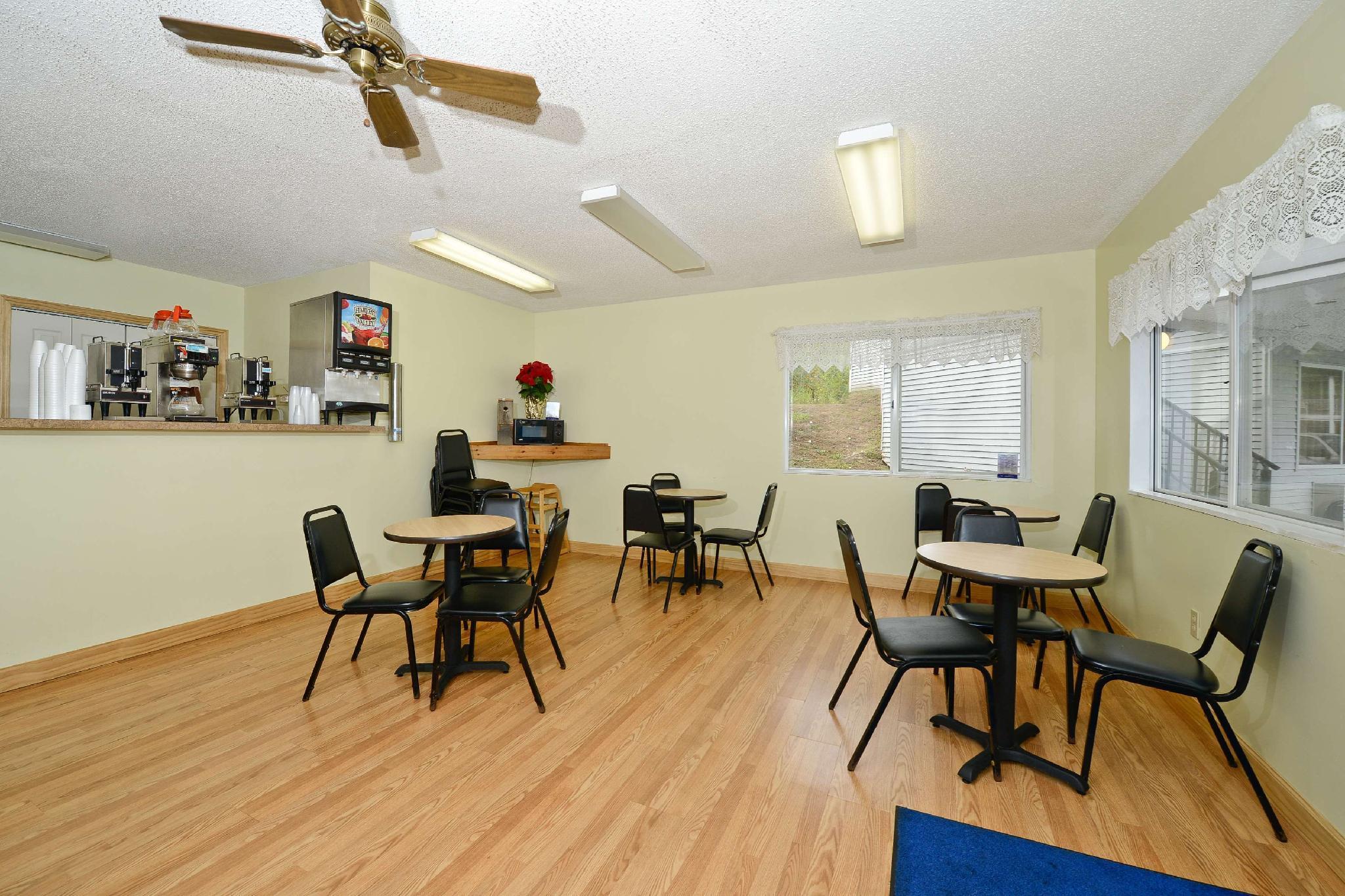 Americas Best Value Inn Saint Ignace Nhà hàng bức ảnh