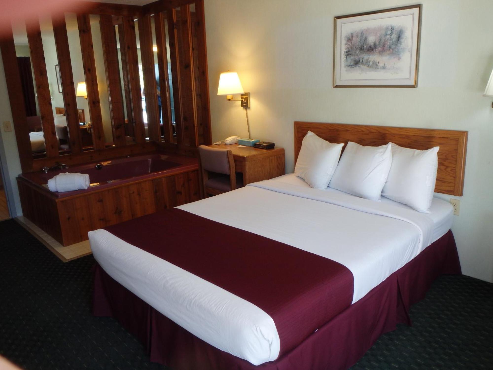 Americas Best Value Inn Saint Ignace Phòng bức ảnh