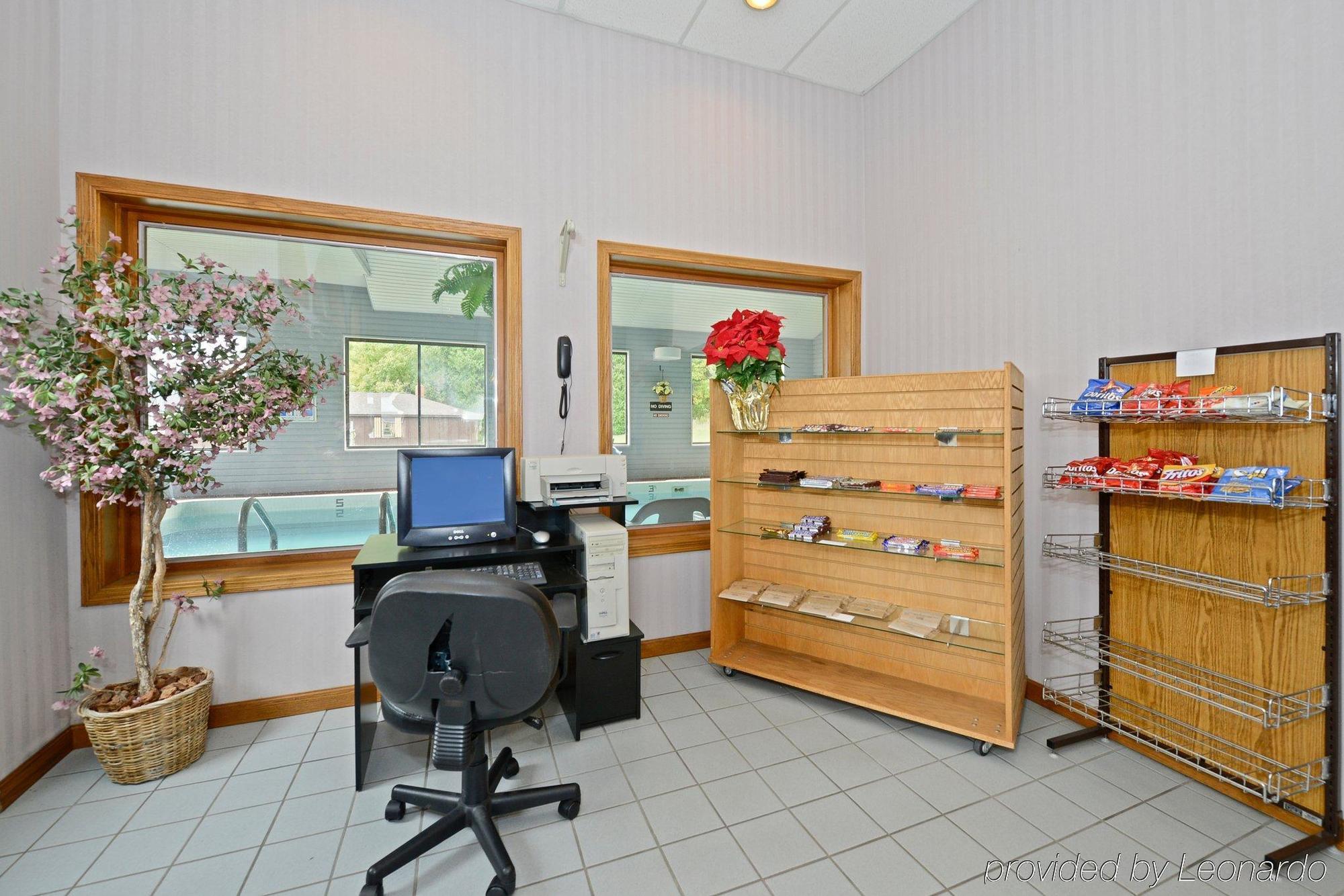 Americas Best Value Inn Saint Ignace Ngoại thất bức ảnh