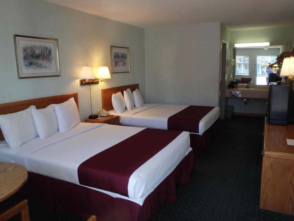 Americas Best Value Inn Saint Ignace Ngoại thất bức ảnh