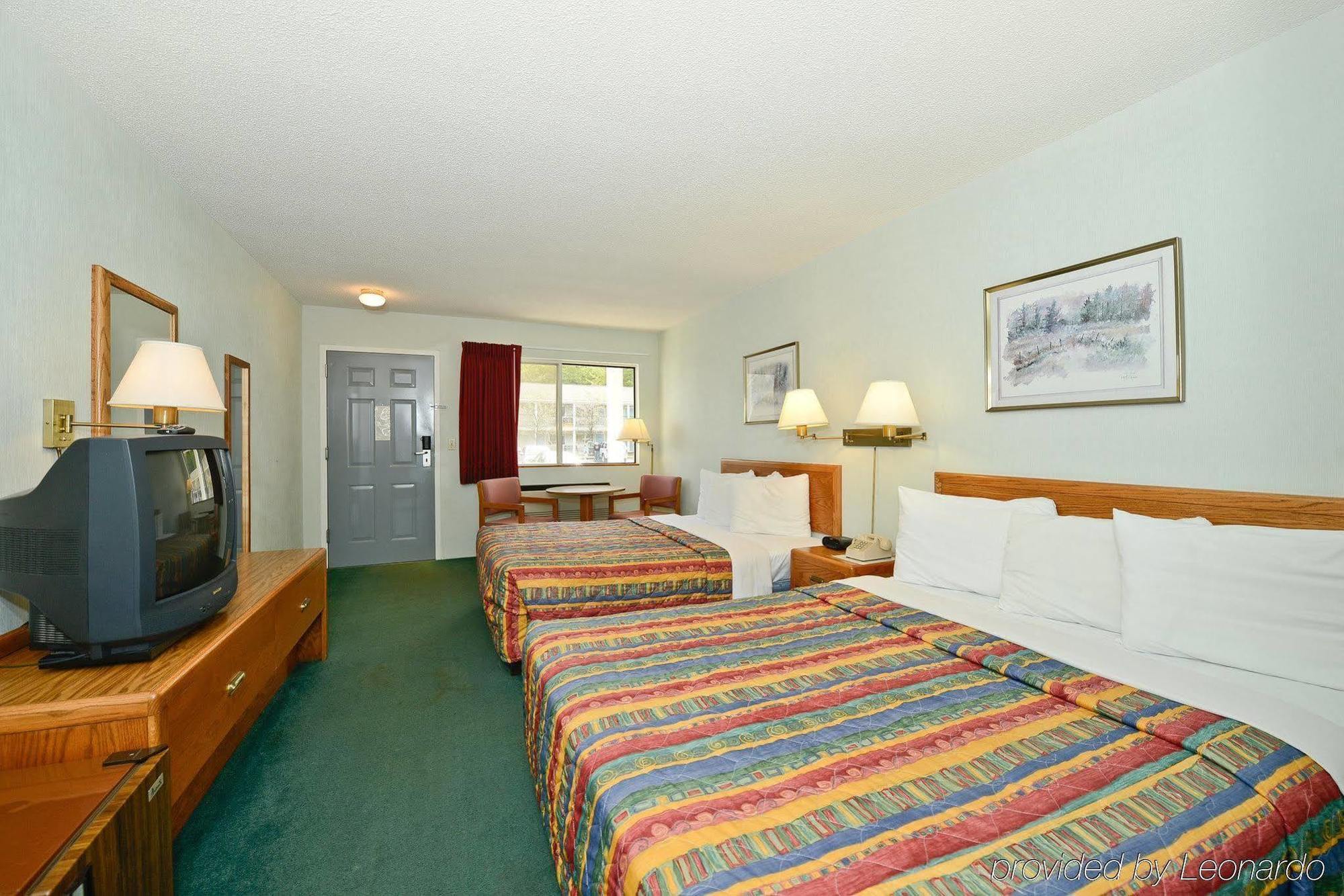Americas Best Value Inn Saint Ignace Phòng bức ảnh