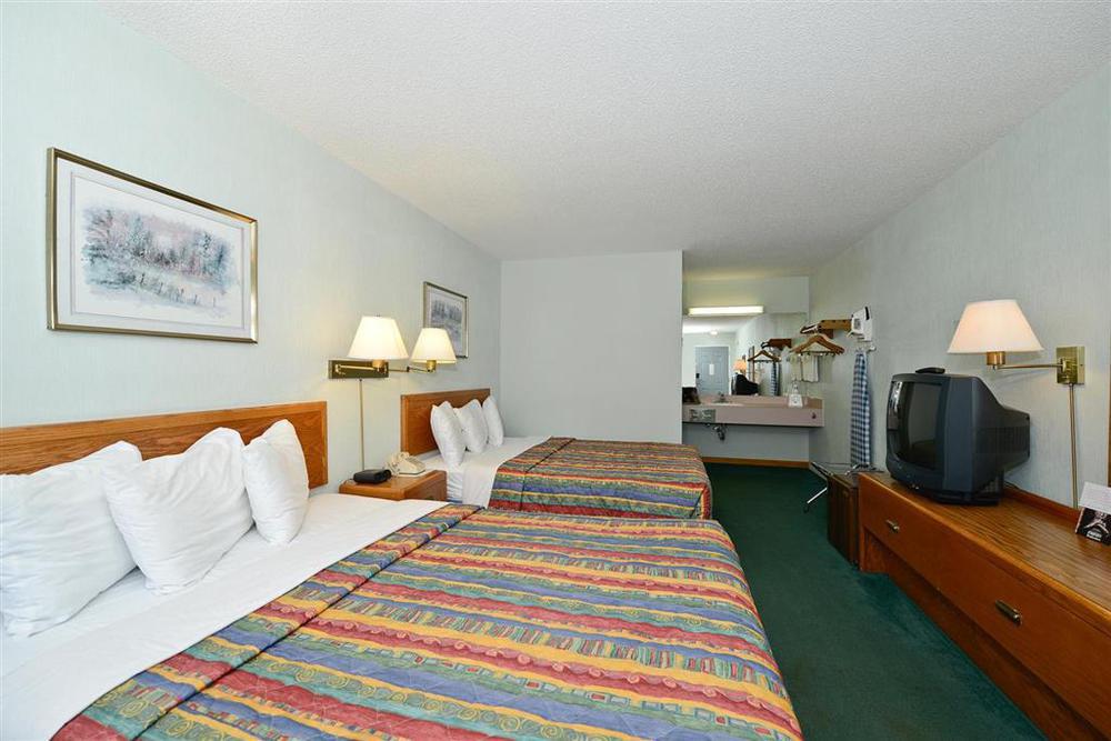 Americas Best Value Inn Saint Ignace Phòng bức ảnh